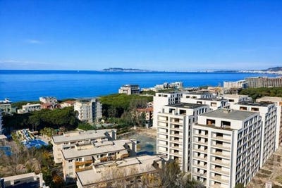 /international/al/durres-durres-120094385688/