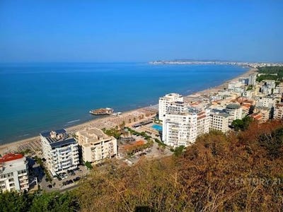 /international/al/durres-durres-310107977566/