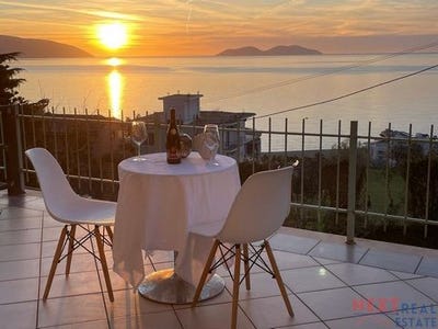 /international/al/vlore-vlore-310108675571/