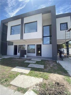 /international/ar/los-robles-al-5900-ezeiza-gran-bs-as-oeste-sur-buenos-aires-120082395313/