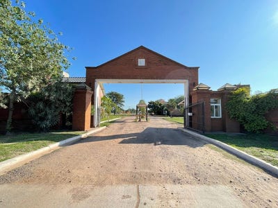/international/ar/la-california-barrio-privado-al-100-california-resistencia-chaco-province-310108464634/
