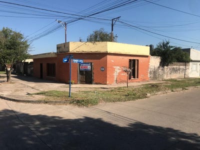 /international/ar/calle-31-blas-parera-al-900-zona-centro-presidente-roque-saenz-pena-chaco-province-120081093235/