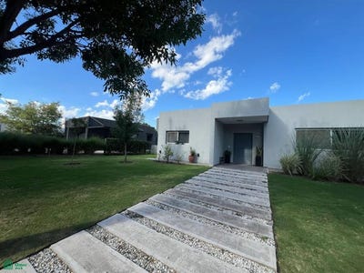 /international/ar/c-juan-romualdo-baez-s-n-canuelas-country-golf-cordoba-cordoba-5000-cordoba-cordoba-310107044496/
