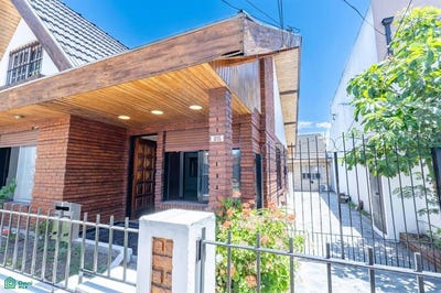 /international/ar/espana-1626-castelar-moron-gba-oeste-1725-moron-buenos-aires-310103585909/