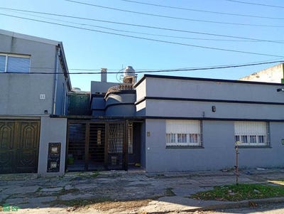 /international/ar/164-entre-15-y-16-1326-berisso-gba-sur-1923-berisso-buenos-aires-310108309734/