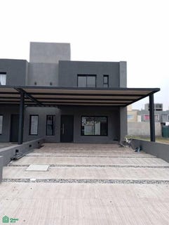 /international/ar/docta-boulevard-s-n-docta-cordoba-cordoba-5000-cordoba-cordoba-310100384318/