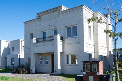 /international/ar/av-de-la-bahia-s-n-el-cazador-escobar-gba-norte-escobar-buenos-aires-310107678061/