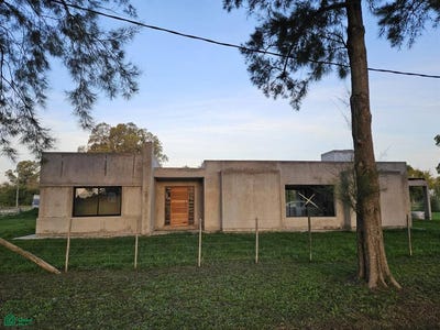 /international/ar/aristobulo-del-valle-1350-brandsen-gba-sur-1980-brandsen-buenos-aires-310106382664/