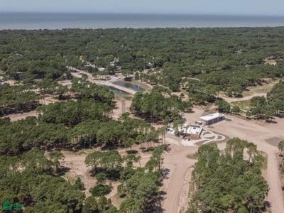 /international/ar/av-enrique-shaw-y-av-del-olimpo-s-n-bosques-pinamar-buenos-aires-costa-atlantica-7167-pinamar-buenos-aires-310106542695/