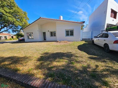 /international/ar/adrian-cornejo-1401-cerro-de-las-rosas-cordoba-cordoba-5009-cordoba-cordoba-310108673093/