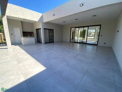 /international/ar/san-matias-300-belen-de-escobar-escobar-gba-norte-1625-escobar-buenos-aires-310107296075/