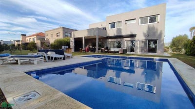 /international/ar/las-golondrinas-calle-47-6767-guillermo-hudson-berazategui-gba-sur-1885-berazategui-buenos-aires-310108185950/