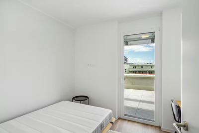 /international/at/waagner-biro-strasse-graz-styria-310105370430/