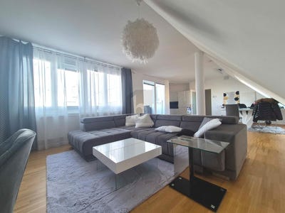 /international/at/schwechat-lower-austria-310107969483/