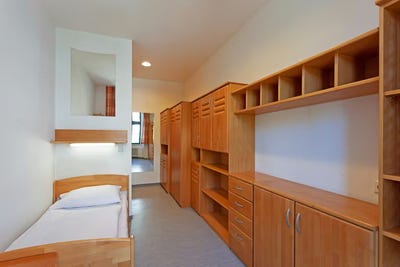 /international/at/porzellangasse-vienna-vienna-310093839841/