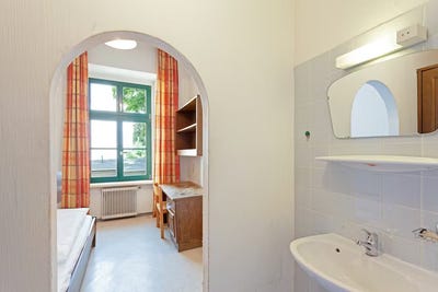 /international/at/porzellangasse-vienna-vienna-310094362337/