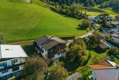 /international/at/kaprun-salzburg-310120477987/