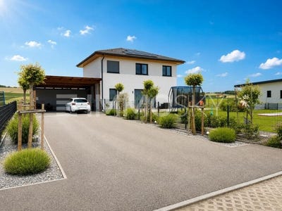 /international/at/polling-im-innkreis-upper-austria-310108589124/