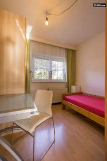 /international/at/triestinggasse-vienna-vienna-310108589285/