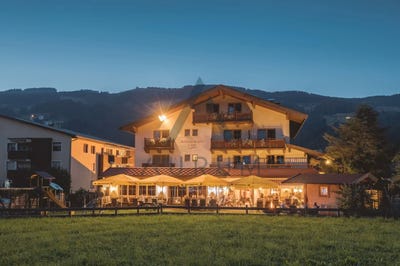 /international/at/brixen-im-thale-tyrol-310120542164/