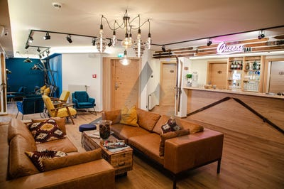 /international/at/kitzbuhel-tyrol-310120543624/