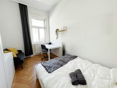 /international/at/gentzgasse-vienna-vienna-310108990530/
