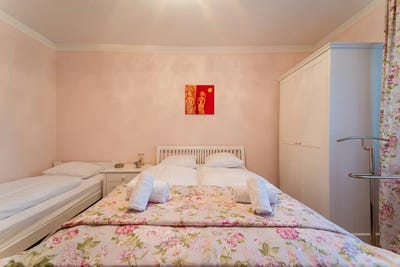 /international/at/ferdinand-giesser-gasse-maria-enzersdorf-lower-austria-310104459320/