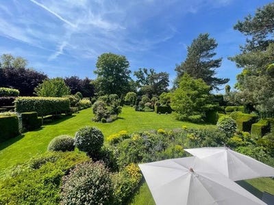 /international/be/uccle-brussels-310105741038/