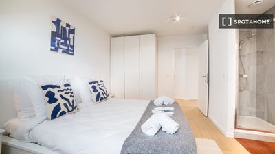 /international/be/brussels-brussels-310108645625/