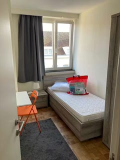 /international/be/chaussee-de-wavre-auderghem-brussels-310093850597/