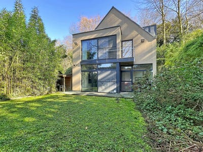 /international/be/uccle-brussels-310106413801/