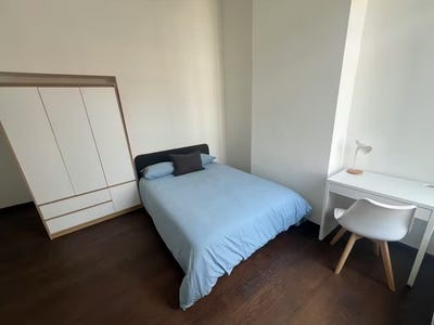 /international/be/rue-t-kint-brussels-brussels-310108644068/