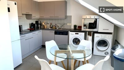 /international/be/brussels-brussels-310108516532/
