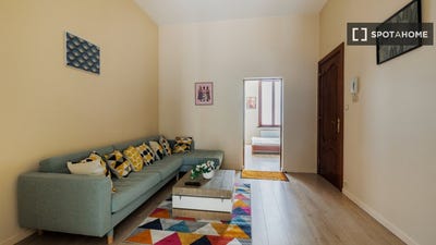 /international/be/brussels-brussels-310095286888/