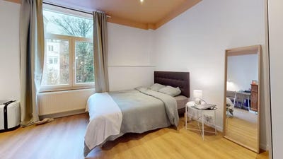 /international/be/rue-alfred-giron-ixelles-brussels-310108670671/
