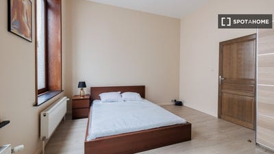 /international/be/brussels-brussels-310095286901/