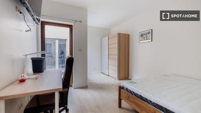 /international/be/brussels-brussels-310095286982/
