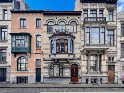 /international/be/ixelles-brussels-310108209688/