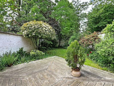 /international/be/ixelles-brussels-310108209688/