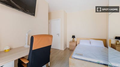 /international/be/brussels-brussels-310095287027/