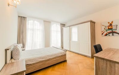 /international/be/chaussee-de-wavre-auderghem-brussels-310093851840/