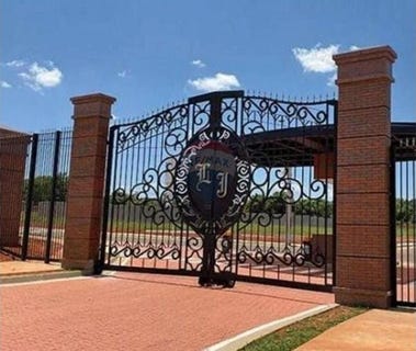 /international/br/16-setor-habitacional-tororo-conj-2-ua-16-brasilia-federal-district-310106429739/