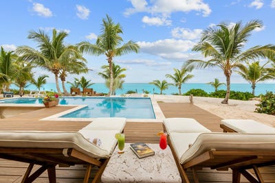 /international/bs/sandcastle-breakwater-dri-exuma-exuma-cays-exuma-exuma-cays-310107187829/
