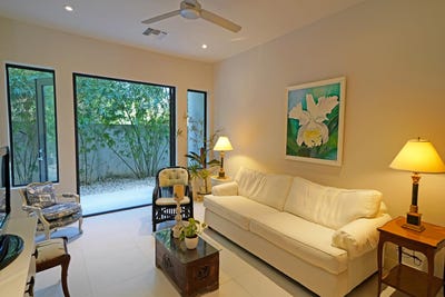 /international/bs/westend-love-beach-unit-gb1-new-providence-paradise-island-310096618371/?lang=en