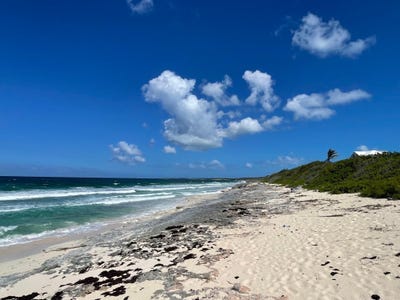 /international/bs/unnamed-road-gregory-town-north-eleuthera-310100290333/