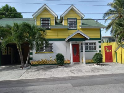 /international/bs/cumlersville-income-plex-new-providence-paradise-island-310097096954/