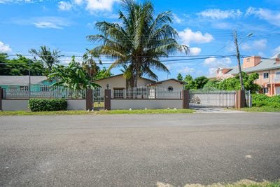 /international/bs/centreville-commercial-new-providence-paradise-island-310095101498/