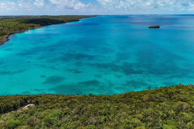 /international/bs/lot-10-little-bay-eleuthera-north-eleuthera-310107789655/