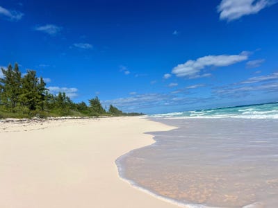 /international/bs/queen-s-highway-eleuthera-north-eleuthera-310106511223/