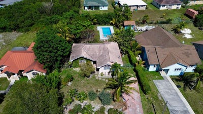 /international/bs/lincoln-park-home-grand-bahama-freeport-grand-bahama-freeport-310106859813/